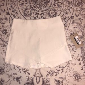 White Envelop Skort